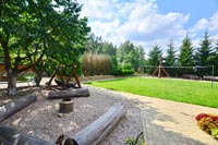 Беседка, пруд, детская площадка, волейбольное поле Анелы