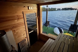 Баня на берегу Минского моря