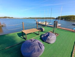 Плавучий домик с парной